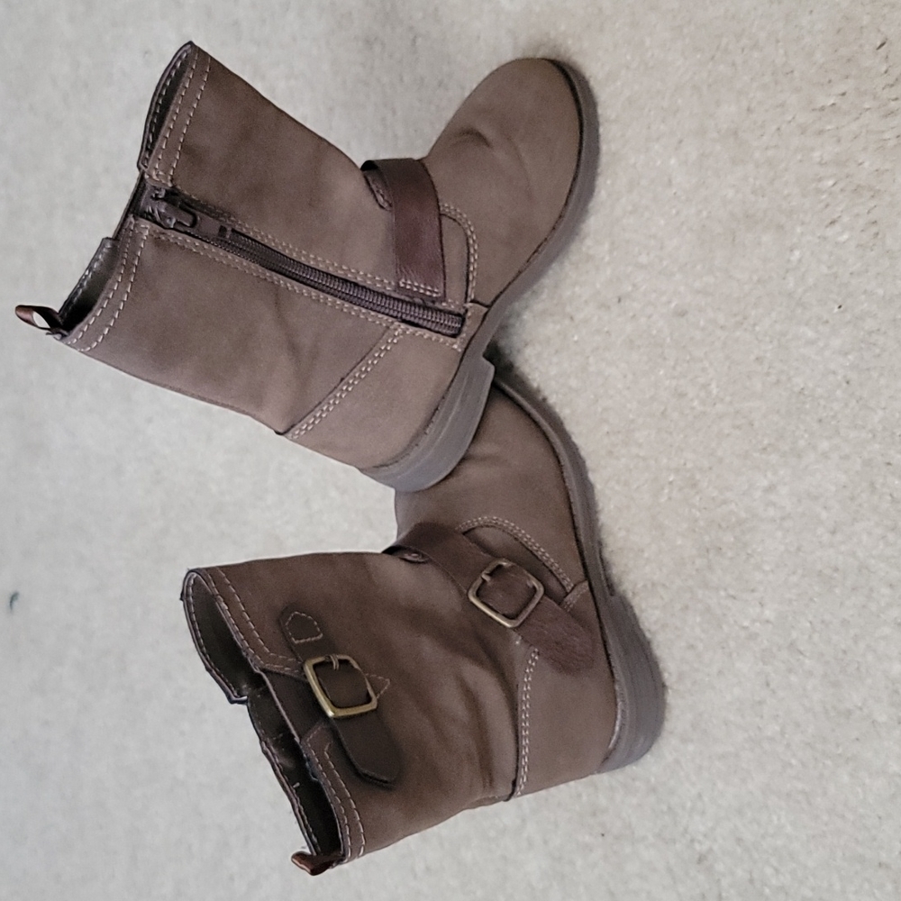 Carter's boots